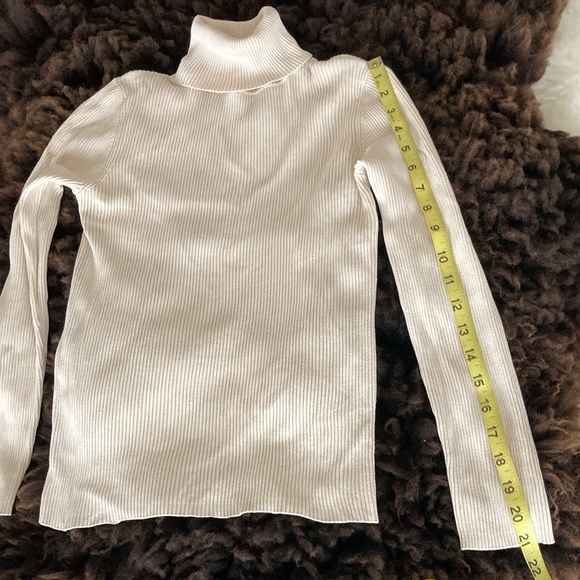 Cream silk turtleneck- classy winter base layer - Picture 5 of 6